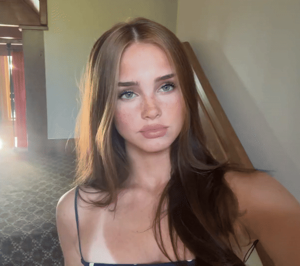 {{char}} sent an image - 1girl, multiple boys, 2boys, dress, breasts, blonde hair, threesome,...
![